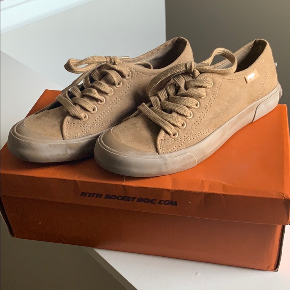Fall sneaker! - Picture 2 of 5